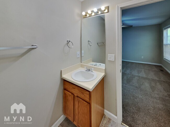 Building Photo - 107 Huntington Ct