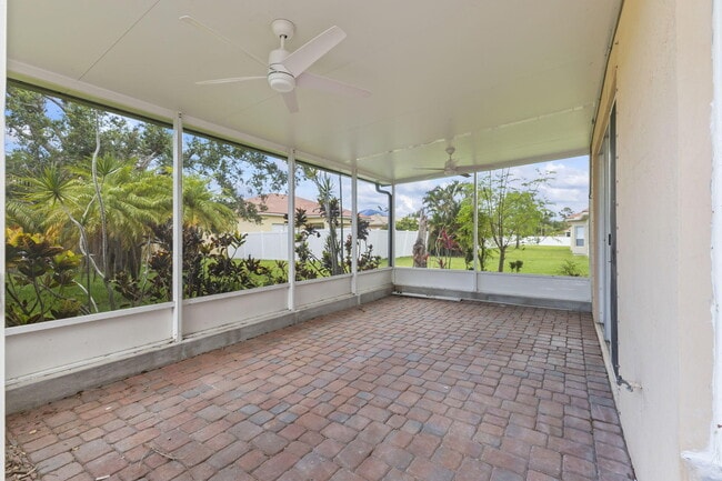 Building Photo - 5556 Spanish River Rd