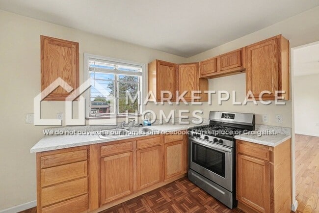 Building Photo - 3610 Oneida St