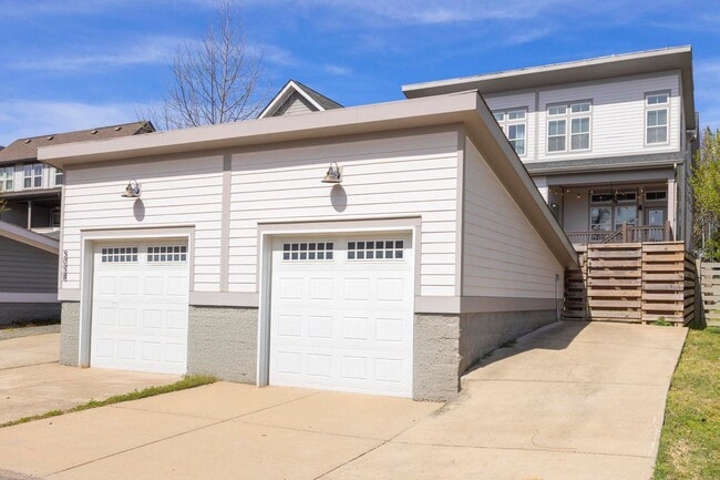 Building Photo - 505A Moore Ave