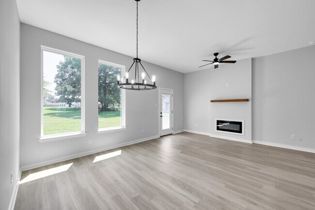 Building Photo - 14839 Spica Ct
