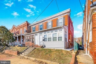 Building Photo - 2321 Tatnall St