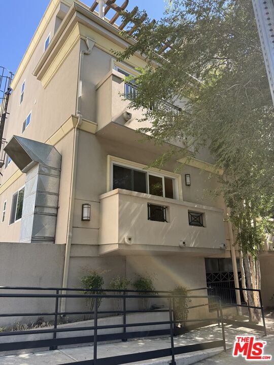 Building Photo - 5401 Morella Ave