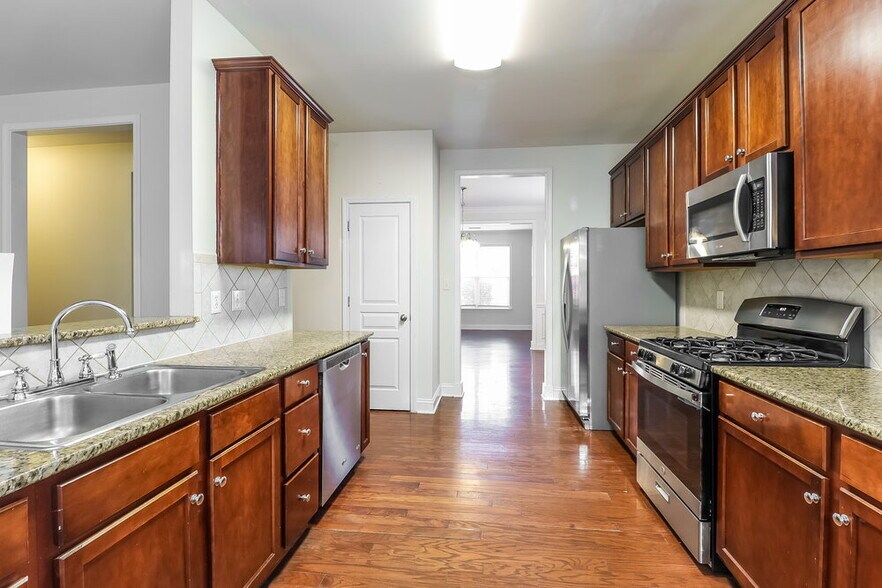 Building Photo - 10430 Carver Falls Rd