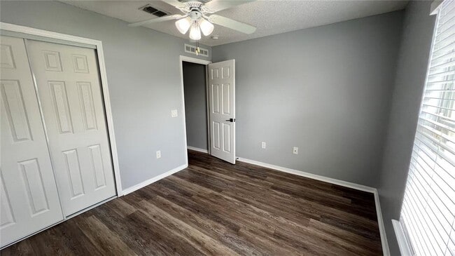 Building Photo - 485 Martigues Dr