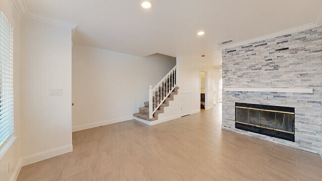 Building Photo - 1501 Racquet Club Dr