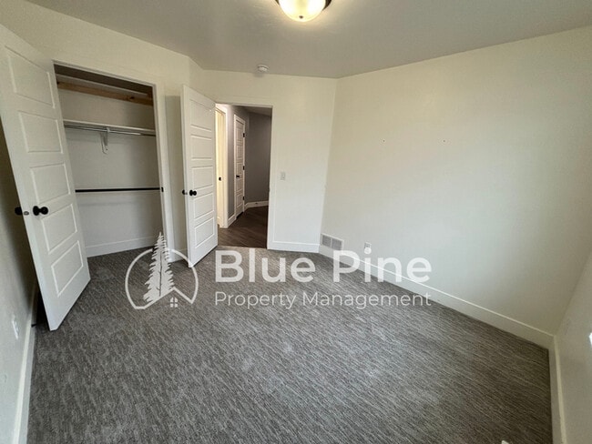 Building Photo - 6879 Bedford Ave