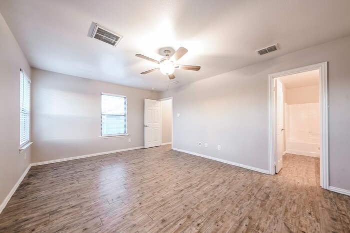 Building Photo - 936 Haley Dr