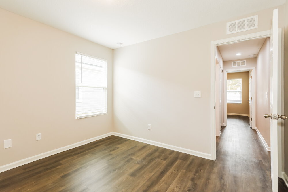 Building Photo - 6968 Loris Ln