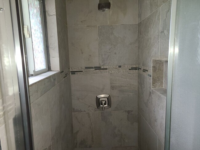 Building Photo - 4406 Desert View Dr