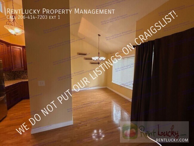 Building Photo - 12721 NE 129th Ct