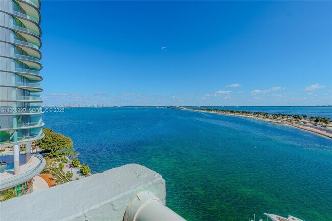 Building Photo - 150 SE 25th Rd