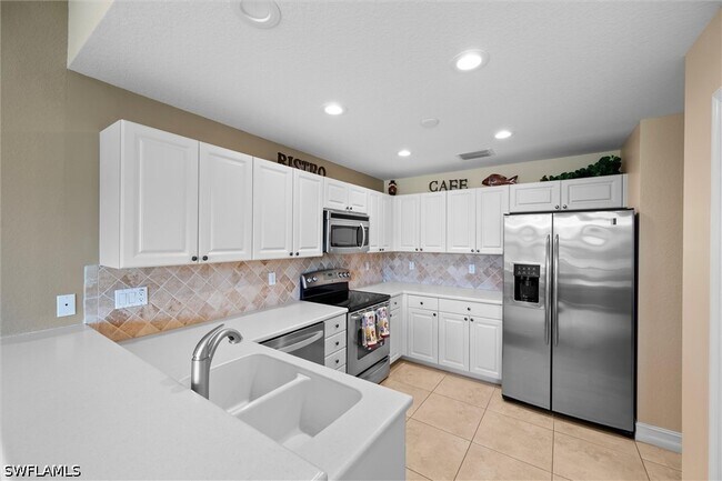 Building Photo - 6815 Ascot Dr