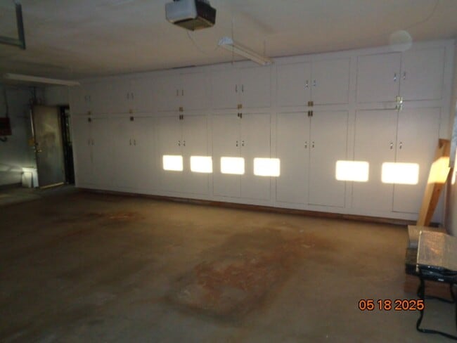 Building Photo - Custom Home in Quartz Hill on a Large Lot