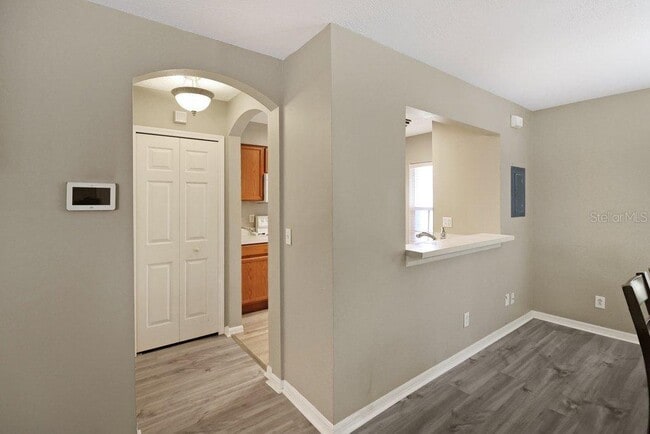 Building Photo - 7127 Waterside Dr