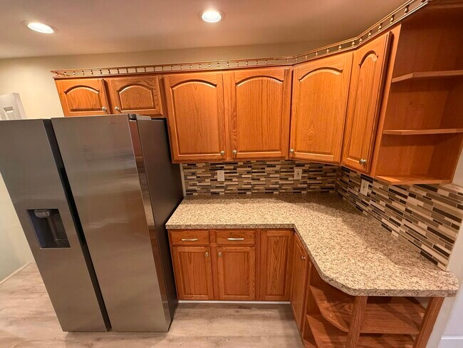 Building Photo - 419 E Frankford St