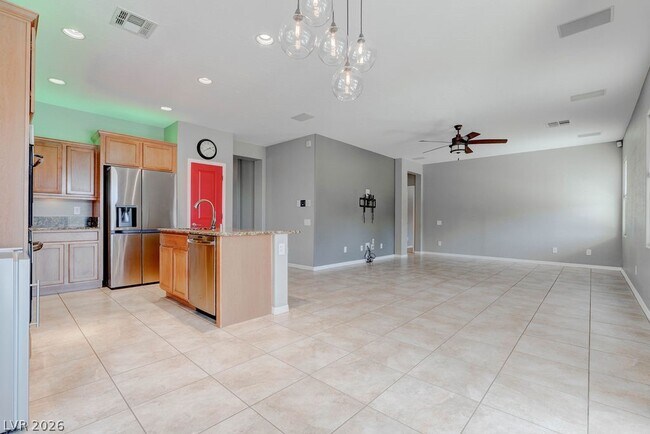 Building Photo - 2589 Chateau Clermont St