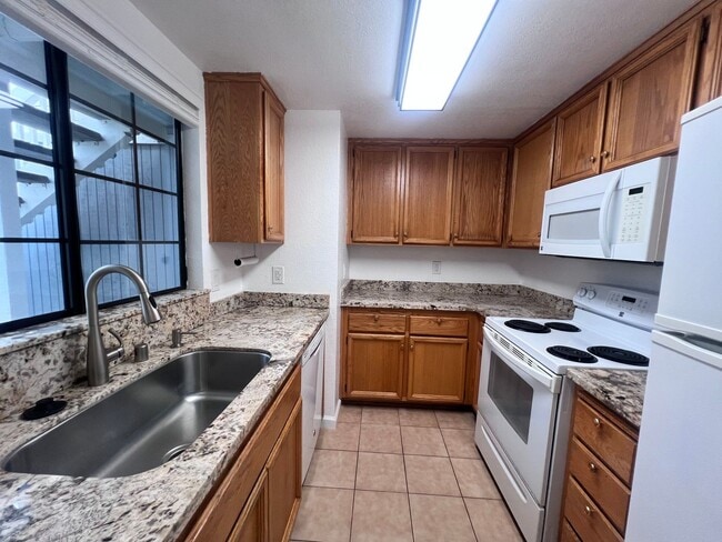 Building Photo - STUNNING 1BD/1BA TOWNHOUSE IN FREMONT CA!!!!