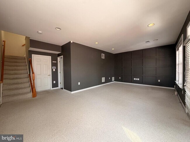 Building Photo - 43086 Shadow Terrace