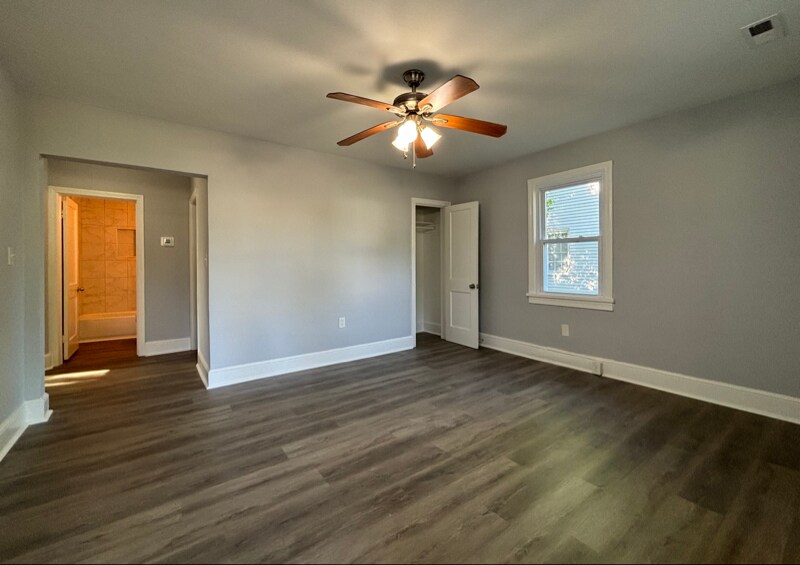 Building Photo - 2311 Richmond Ave