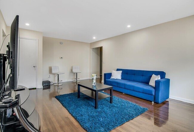 Building Photo - 7 Burdette Pl