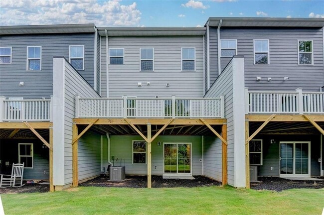 Building Photo - 933 Woods Chapel Rd