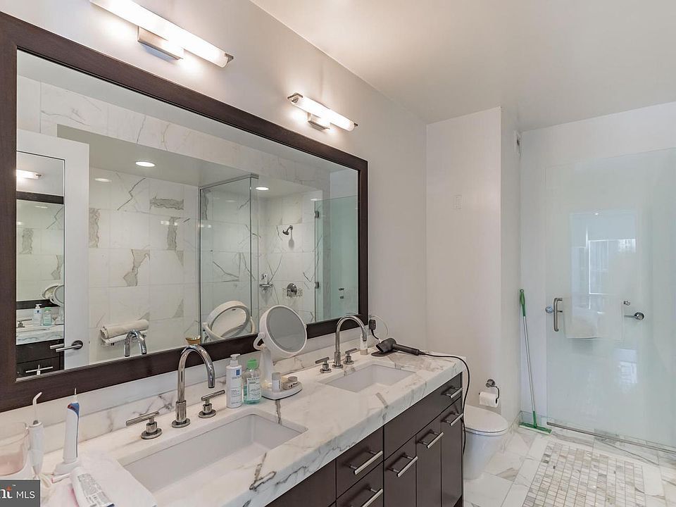 Building Photo - 1414 S Penn Square