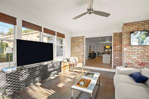 Building Photo - 3011 Yellowpine Terrace
