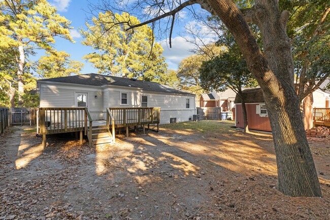 Building Photo - Charming Renovated 3-Bedroom Ranch-Style H...