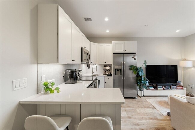 Building Photo - 1457 Tremont St