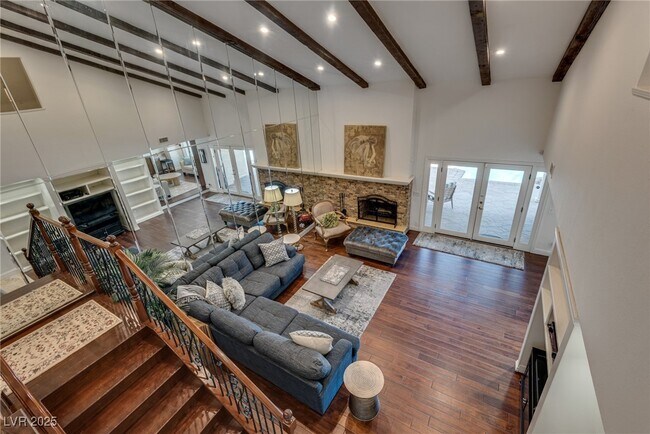 Building Photo - 840 Pinehurst Dr