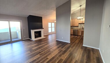 Building Photo - 1005 Santee Dr
