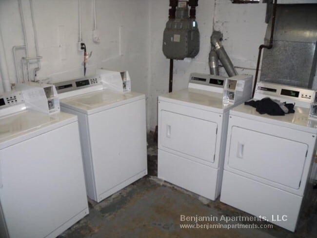 Building Photo - 226 Parker Hill Ave