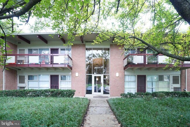 Building Photo - 4251 Americana Dr