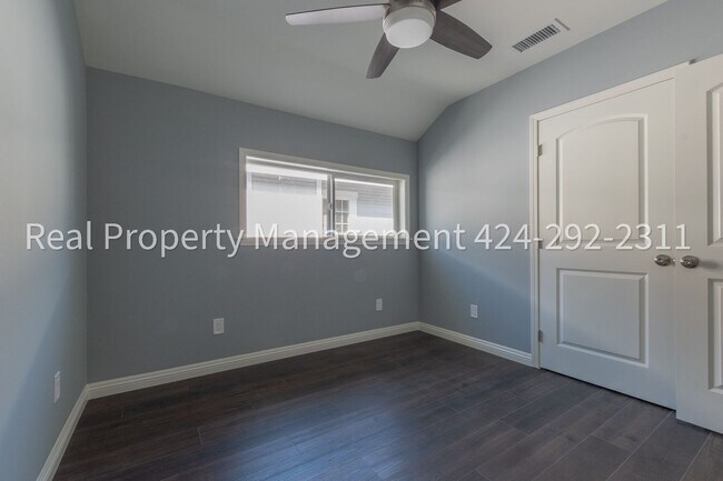 Building Photo - 1354 E 23rd St