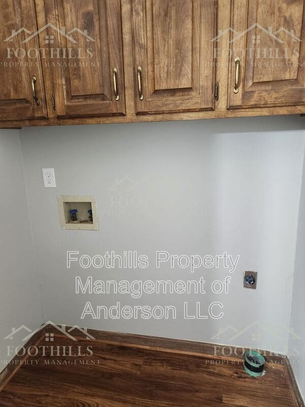 Building Photo - 413 Nelson Dr