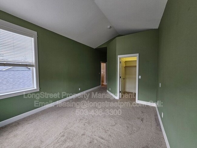 Building Photo - 10225 SE Bristol Ln