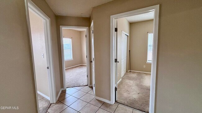 Building Photo - 3537 Tierra Vergel Dr