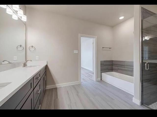 Building Photo - 102 Hackberry Ln