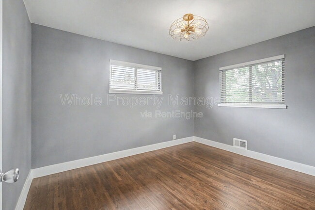 Building Photo - 5565 E Bails Dr