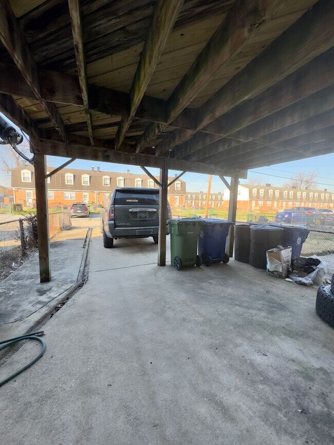 Building Photo - Charming 3 Bedroom/ 1.5 Bathroom Townhome in Frankford, MD!