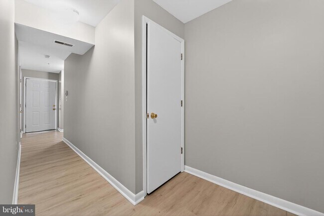Building Photo - 4630 Warren Tree Way