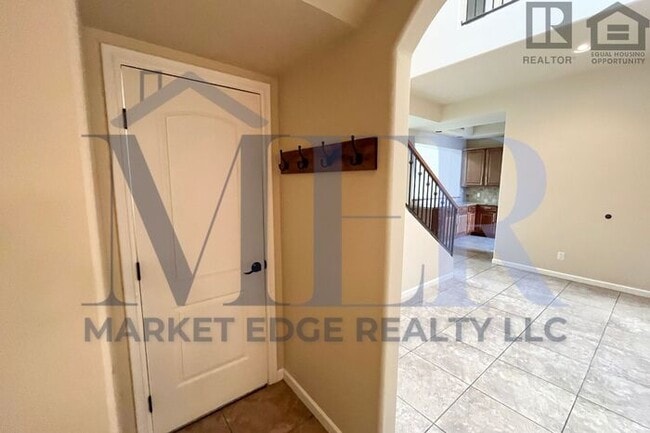 Building Photo - 3Bed/2.5Bath Townhouse w/2 Car Garage in Carefree! $399 MOVE-IN SPECIAL! Move-In Ready on 4/9/2026!