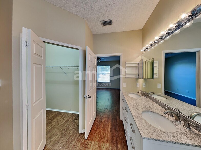 Building Photo - 503 Greg St