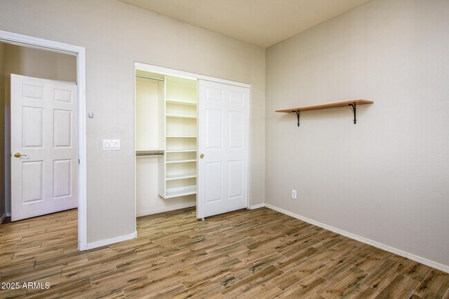 Building Photo - 42531 W Heavenly Pl
