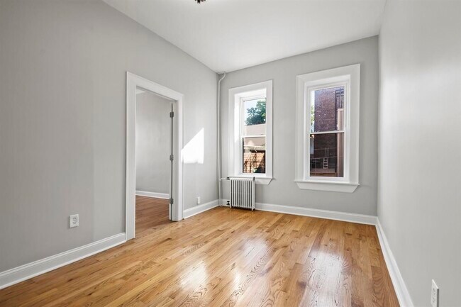 Building Photo - 284 3rd St