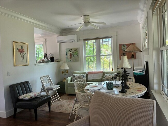 Building Photo - 385 W Cowles St