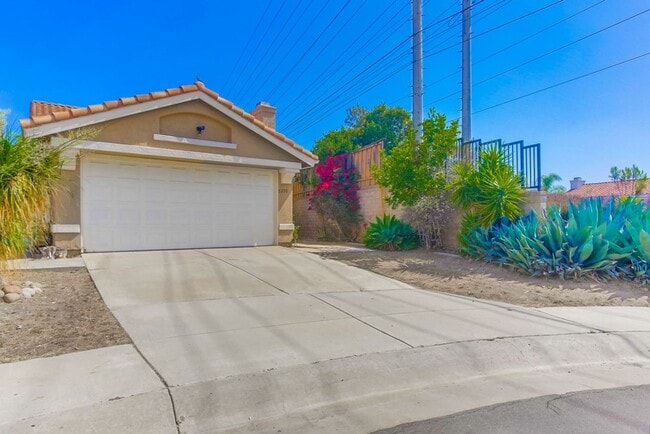 Building Photo - Charming Two Story 3 BR Home Available Mid June!