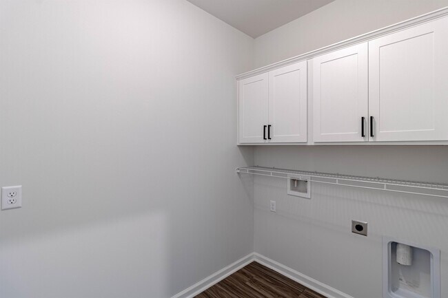 Building Photo - 147 Enclave Wy