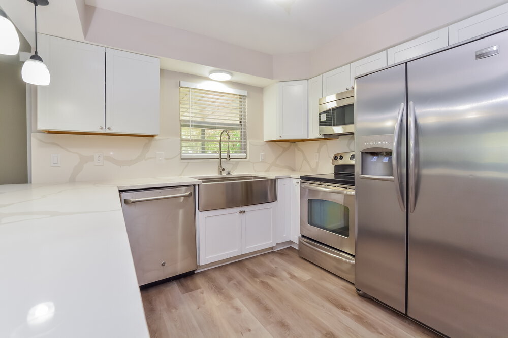 Building Photo - 10423 Cedarhurst Ave